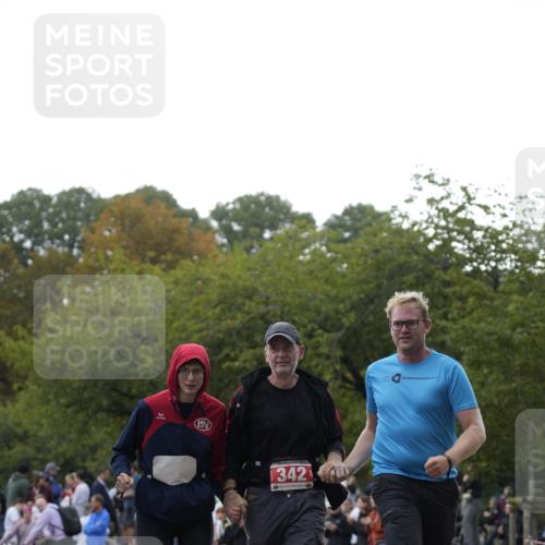 13.09.2026 - Stadtparktriathlon Patografie http://msf.ph/oto/10256189 13.09.2026 11:37:04 Ziel 342, 420, 582, 584 meine-sportfotos.de