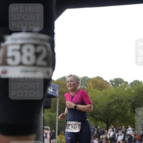 13.09.2026 - Stadtparktriathlon Patografie http://msf.ph/oto/10256210 13.09.2026 11:37:13 Ziel 420, 490, 582, 584 meine-sportfotos.de