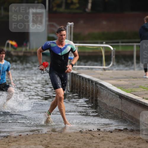 13.09.2026 - Stadtparktriathlon Mo-Foto http://msf.ph/oto/10256212 13.09.2026 10:49:19 Schwimmen 622, 691 meine-sportfotos.de
