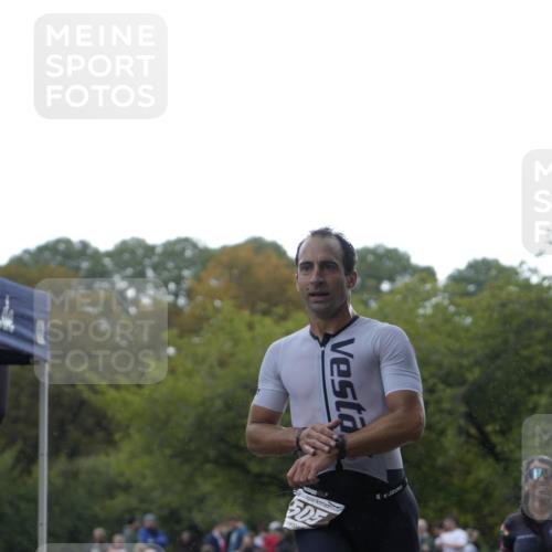 13.09.2026 - Stadtparktriathlon Patografie http://msf.ph/oto/10256224 13.09.2026 11:37:39 Ziel 358, 505 meine-sportfotos.de
