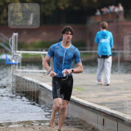 13.09.2026 - Stadtparktriathlon Mo-Foto http://msf.ph/oto/10256238 13.09.2026 10:49:23 Schwimmen 622, 691 meine-sportfotos.de