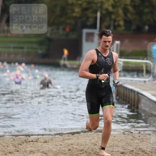 13.09.2026 - Stadtparktriathlon Mo-Foto http://msf.ph/oto/10256369 13.09.2026 10:50:50 Schwimmen 688 meine-sportfotos.de