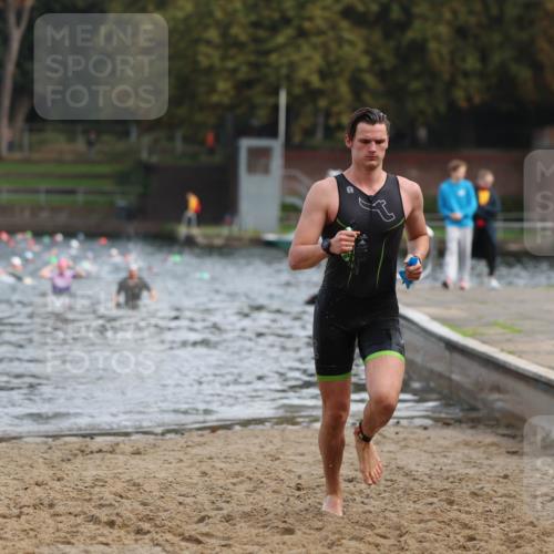 13.09.2026 - Stadtparktriathlon Mo-Foto http://msf.ph/oto/10256374 13.09.2026 10:50:50 Schwimmen 688 meine-sportfotos.de