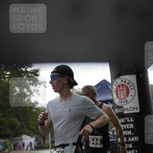 13.09.2026 - Stadtparktriathlon Patografie http://msf.ph/oto/10256469 13.09.2026 11:41:07 Ziel 544, 571 meine-sportfotos.de