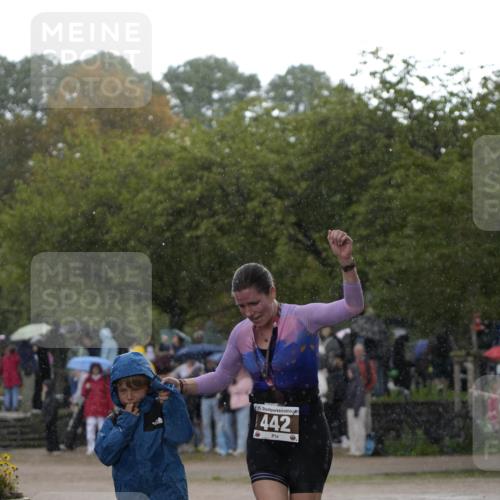 13.09.2026 - Stadtparktriathlon Patografie http://msf.ph/oto/10256544 13.09.2026 11:42:50 Ziel  meine-sportfotos.de