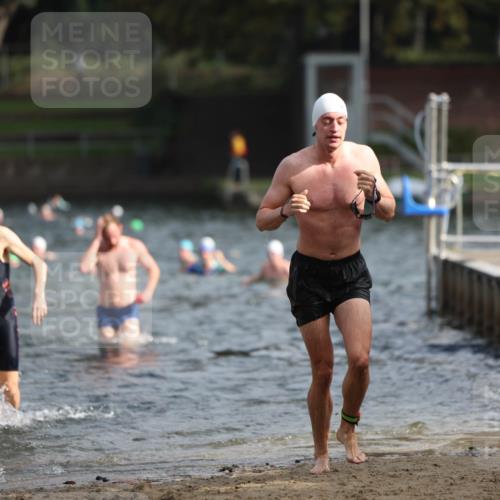 13.09.2026 - Stadtparktriathlon Mo-Foto http://msf.ph/oto/10256702 13.09.2026 10:52:14 Schwimmen 590, 597, 599, 605, 668, 676, 678 meine-sportfotos.de