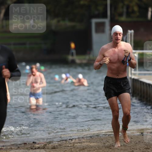 13.09.2026 - Stadtparktriathlon Mo-Foto http://msf.ph/oto/10256707 13.09.2026 10:52:14 Schwimmen 590, 597, 599, 605, 668, 676, 678 meine-sportfotos.de