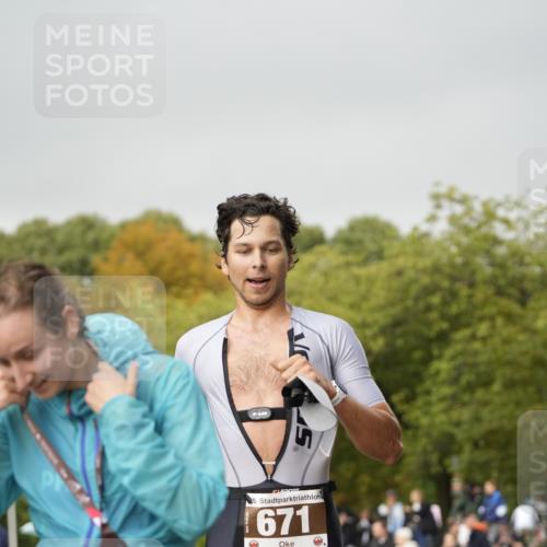 13.09.2026 - Stadtparktriathlon Patografie http://msf.ph/oto/10256748 13.09.2026 11:48:46 Ziel 370, 470, 671 meine-sportfotos.de