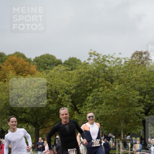 13.09.2026 - Stadtparktriathlon Patografie http://msf.ph/oto/10256841 13.09.2026 11:52:03 Ziel 481, 482, 506, 556 meine-sportfotos.de