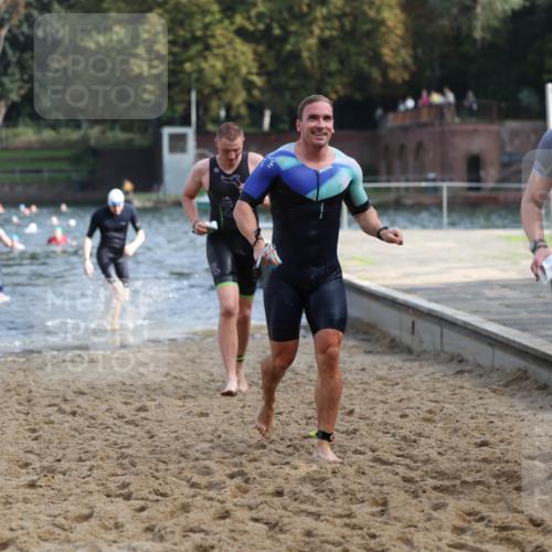13.09.2026 - Stadtparktriathlon Mo-Foto http://msf.ph/oto/10256913 13.09.2026 10:52:51 Schwimmen 606, 614, 626, 665, 699, 1798 meine-sportfotos.de