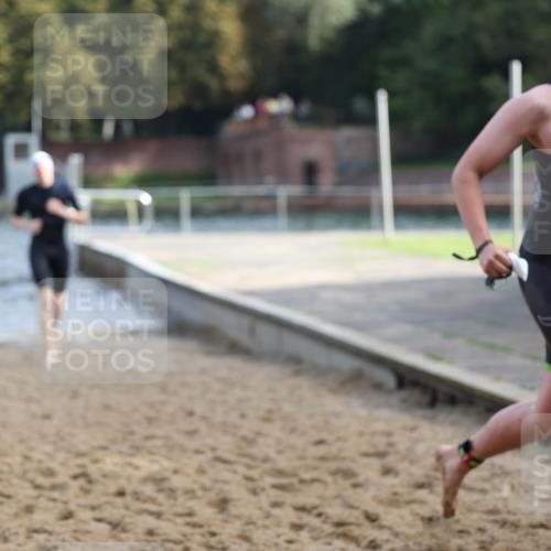 13.09.2026 - Stadtparktriathlon Mo-Foto http://msf.ph/oto/10256925 13.09.2026 10:52:54 Schwimmen 606, 614, 626, 665, 699, 1798 meine-sportfotos.de