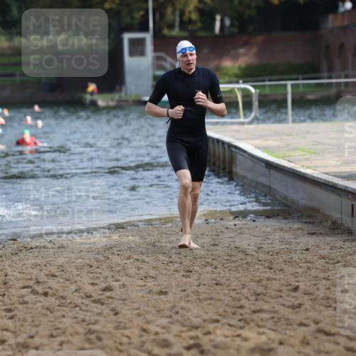 13.09.2026 - Stadtparktriathlon Mo-Foto http://msf.ph/oto/10256927 13.09.2026 10:52:55 Schwimmen 606, 614, 665, 699, 1798 meine-sportfotos.de