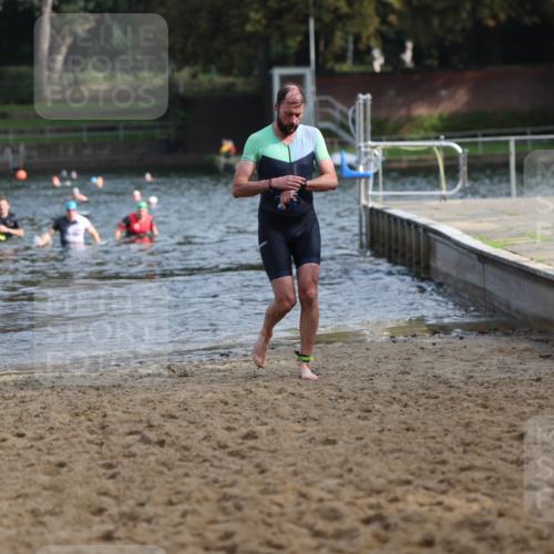 13.09.2026 - Stadtparktriathlon Mo-Foto http://msf.ph/oto/10256940 13.09.2026 10:52:58 Schwimmen 606, 614 meine-sportfotos.de