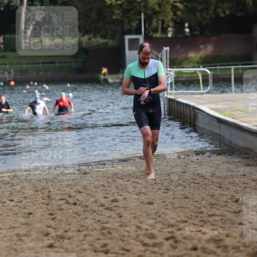 13.09.2026 - Stadtparktriathlon Mo-Foto http://msf.ph/oto/10256942 13.09.2026 10:52:58 Schwimmen 606, 614 meine-sportfotos.de