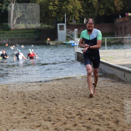 13.09.2026 - Stadtparktriathlon Mo-Foto http://msf.ph/oto/10256948 13.09.2026 10:52:59 Schwimmen 606, 614 meine-sportfotos.de