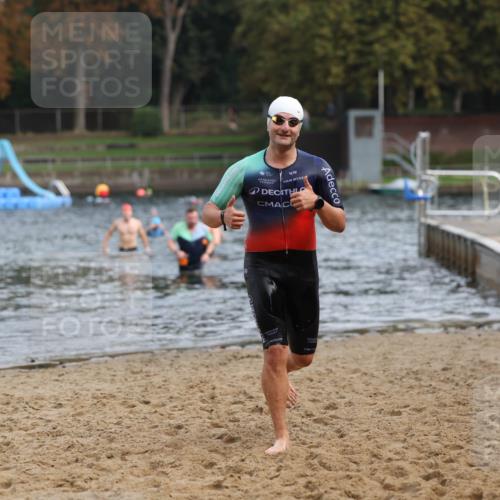 13.09.2026 - Stadtparktriathlon Mo-Foto http://msf.ph/oto/10257108 13.09.2026 10:54:14 Schwimmen 589, 592 meine-sportfotos.de