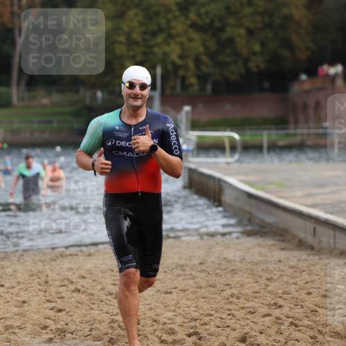 13.09.2026 - Stadtparktriathlon Mo-Foto http://msf.ph/oto/10257112 13.09.2026 10:54:14 Schwimmen 589, 592 meine-sportfotos.de