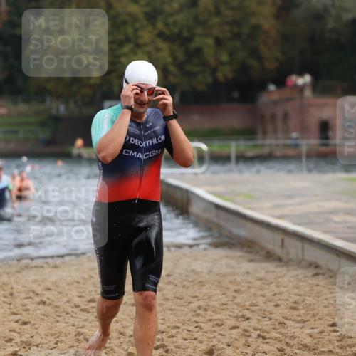 13.09.2026 - Stadtparktriathlon Mo-Foto http://msf.ph/oto/10257113 13.09.2026 10:54:15 Schwimmen 589, 592 meine-sportfotos.de