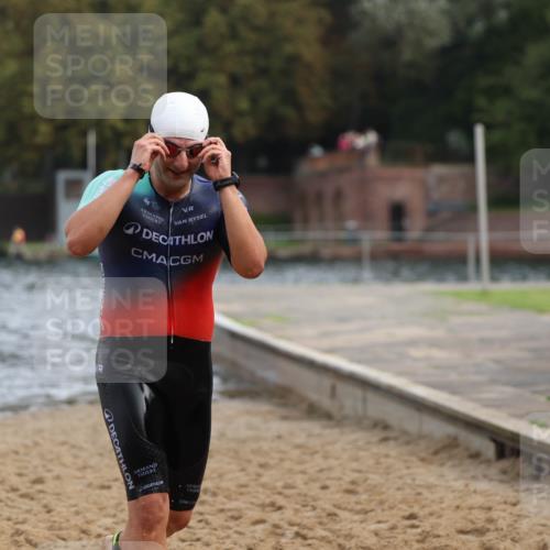 13.09.2026 - Stadtparktriathlon Mo-Foto http://msf.ph/oto/10257115 13.09.2026 10:54:15 Schwimmen 589, 592 meine-sportfotos.de