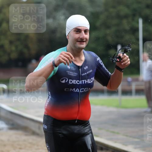 13.09.2026 - Stadtparktriathlon Mo-Foto http://msf.ph/oto/10257118 13.09.2026 10:54:16 Schwimmen 589, 592 meine-sportfotos.de