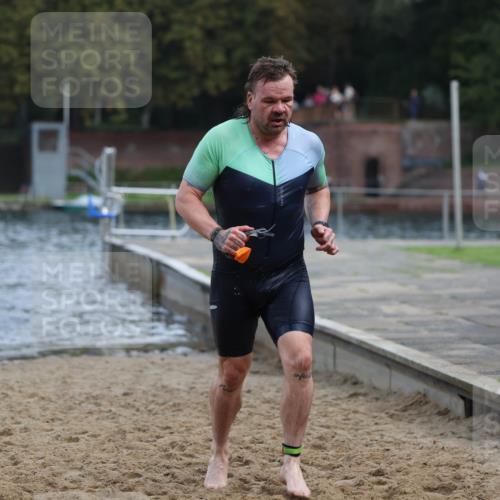 13.09.2026 - Stadtparktriathlon Mo-Foto http://msf.ph/oto/10257138 13.09.2026 10:54:27 Schwimmen 592, 663, 694 meine-sportfotos.de
