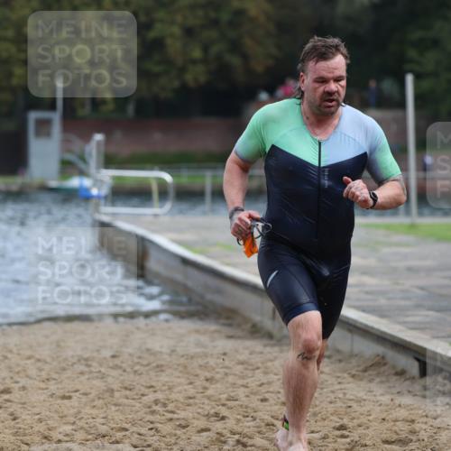 13.09.2026 - Stadtparktriathlon Mo-Foto http://msf.ph/oto/10257139 13.09.2026 10:54:27 Schwimmen 592, 663, 694 meine-sportfotos.de