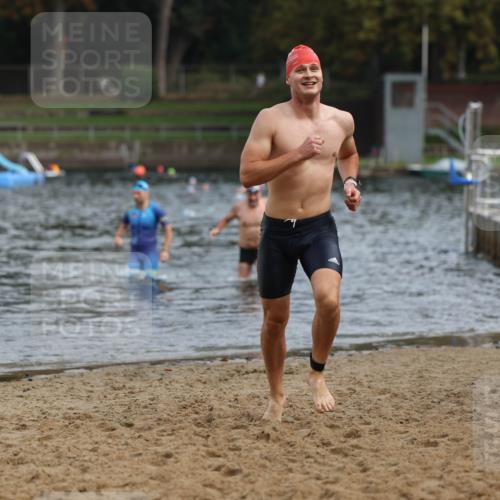 13.09.2026 - Stadtparktriathlon Mo-Foto http://msf.ph/oto/10257152 13.09.2026 10:54:32 Schwimmen 618, 663, 694, 703 meine-sportfotos.de