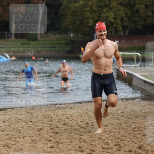 13.09.2026 - Stadtparktriathlon Mo-Foto http://msf.ph/oto/10257155 13.09.2026 10:54:32 Schwimmen 618, 663, 694, 703 meine-sportfotos.de