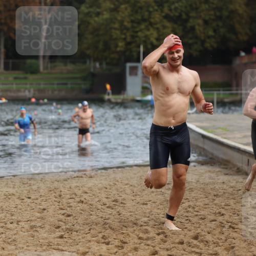 13.09.2026 - Stadtparktriathlon Mo-Foto http://msf.ph/oto/10257157 13.09.2026 10:54:33 Schwimmen 618, 663, 694, 703 meine-sportfotos.de