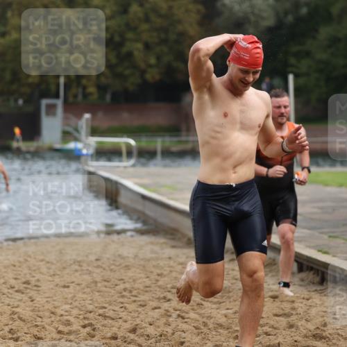 13.09.2026 - Stadtparktriathlon Mo-Foto http://msf.ph/oto/10257160 13.09.2026 10:54:33 Schwimmen 618, 663, 694, 703 meine-sportfotos.de