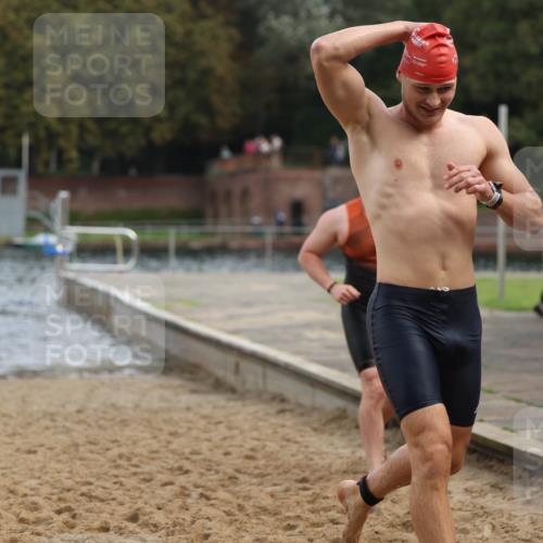 13.09.2026 - Stadtparktriathlon Mo-Foto http://msf.ph/oto/10257161 13.09.2026 10:54:34 Schwimmen 618, 663, 694, 703 meine-sportfotos.de