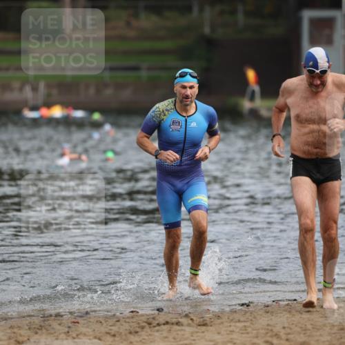 13.09.2026 - Stadtparktriathlon Mo-Foto http://msf.ph/oto/10257178 13.09.2026 10:54:39 Schwimmen 618, 703 meine-sportfotos.de