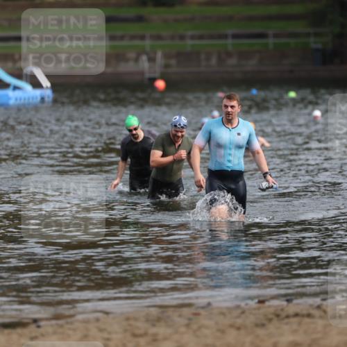 13.09.2026 - Stadtparktriathlon Mo-Foto http://msf.ph/oto/10257215 13.09.2026 10:55:04 Schwimmen 596, 643 meine-sportfotos.de