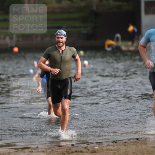 13.09.2026 - Stadtparktriathlon Mo-Foto http://msf.ph/oto/10257229 13.09.2026 10:55:11 Schwimmen 596, 610, 643 meine-sportfotos.de