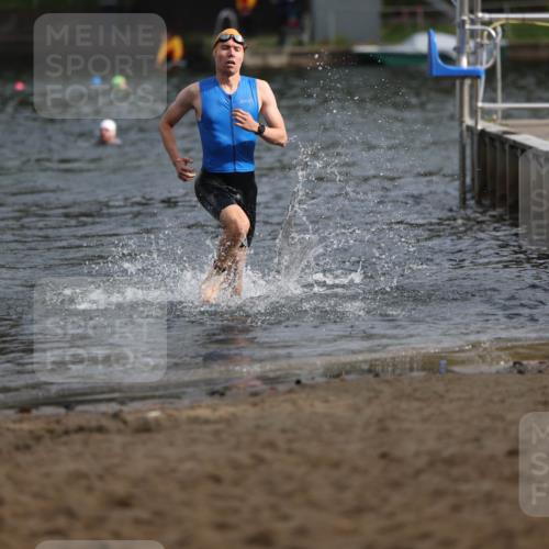 13.09.2026 - Stadtparktriathlon Mo-Foto http://msf.ph/oto/10257256 13.09.2026 10:55:23 Schwimmen 610, 637 meine-sportfotos.de