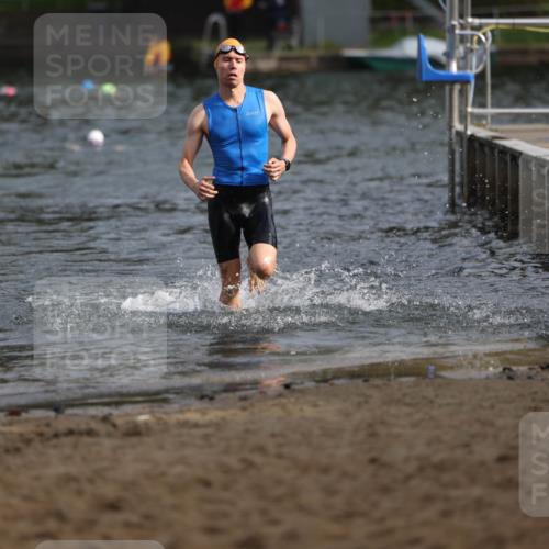 13.09.2026 - Stadtparktriathlon Mo-Foto http://msf.ph/oto/10257258 13.09.2026 10:55:23 Schwimmen 610, 637 meine-sportfotos.de
