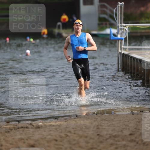 13.09.2026 - Stadtparktriathlon Mo-Foto http://msf.ph/oto/10257261 13.09.2026 10:55:24 Schwimmen 610, 637 meine-sportfotos.de