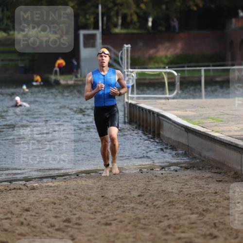13.09.2026 - Stadtparktriathlon Mo-Foto http://msf.ph/oto/10257267 13.09.2026 10:55:25 Schwimmen 637 meine-sportfotos.de
