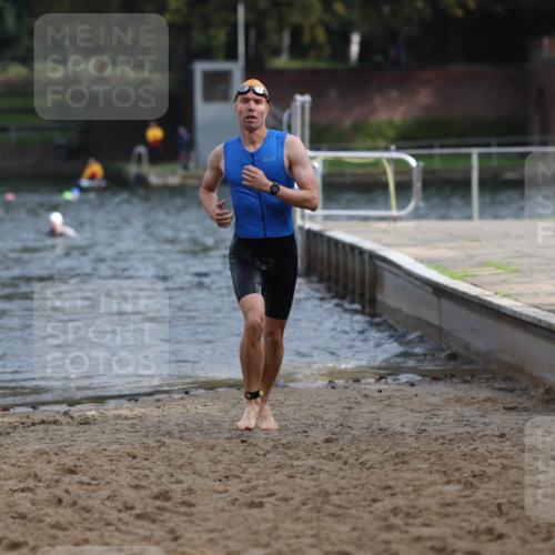13.09.2026 - Stadtparktriathlon Mo-Foto http://msf.ph/oto/10257270 13.09.2026 10:55:27 Schwimmen 637 meine-sportfotos.de