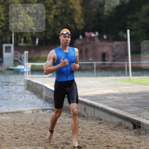 13.09.2026 - Stadtparktriathlon Mo-Foto http://msf.ph/oto/10257279 13.09.2026 10:55:29 Schwimmen 637 meine-sportfotos.de