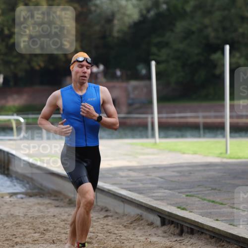 13.09.2026 - Stadtparktriathlon Mo-Foto http://msf.ph/oto/10257281 13.09.2026 10:55:29 Schwimmen 637 meine-sportfotos.de