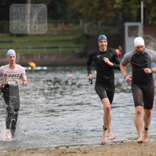 13.09.2026 - Stadtparktriathlon Mo-Foto http://msf.ph/oto/10257348 13.09.2026 10:55:55 Schwimmen 642, 657, 690 meine-sportfotos.de