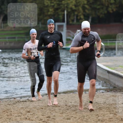 13.09.2026 - Stadtparktriathlon Mo-Foto http://msf.ph/oto/10257353 13.09.2026 10:55:56 Schwimmen 642, 657, 690 meine-sportfotos.de