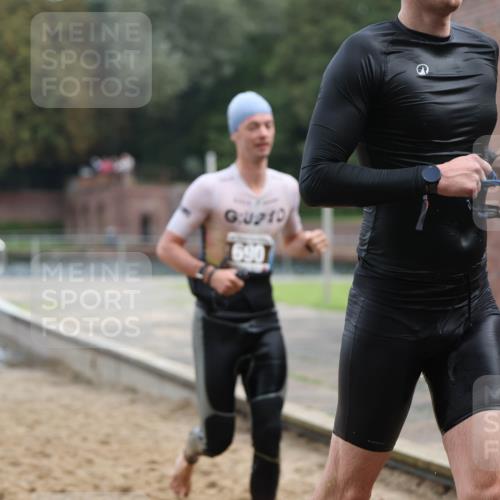 13.09.2026 - Stadtparktriathlon Mo-Foto http://msf.ph/oto/10257369 13.09.2026 10:56:00 Schwimmen 642, 657, 690 meine-sportfotos.de