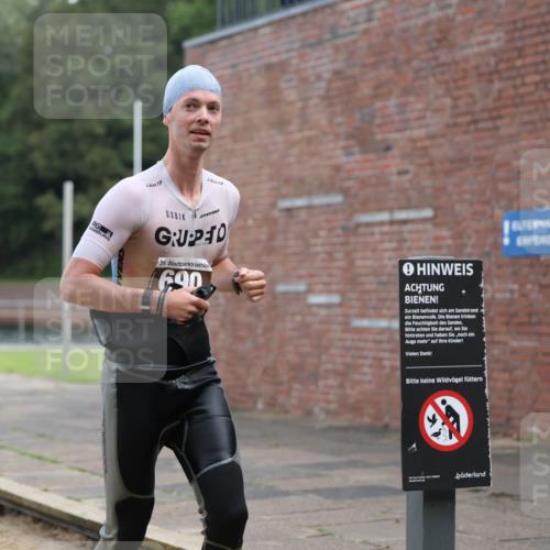13.09.2026 - Stadtparktriathlon Mo-Foto http://msf.ph/oto/10257372 13.09.2026 10:56:01 Schwimmen 642, 657, 690 meine-sportfotos.de
