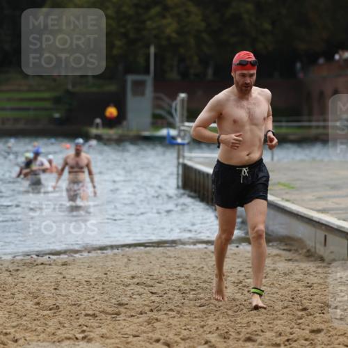 13.09.2026 - Stadtparktriathlon Mo-Foto http://msf.ph/oto/10257429 13.09.2026 11:33:09 Schwimmen 841, 873, 888, 922 meine-sportfotos.de