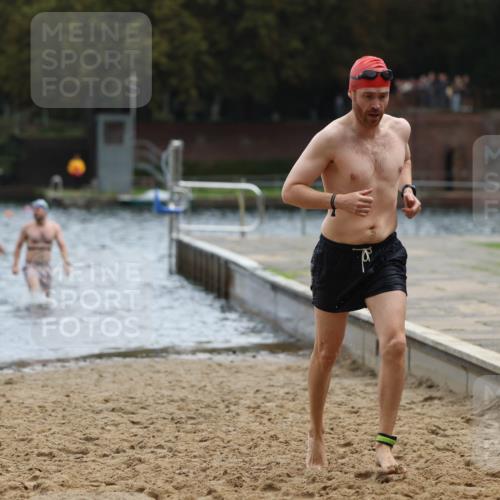 13.09.2026 - Stadtparktriathlon Mo-Foto http://msf.ph/oto/10257435 13.09.2026 11:33:09 Schwimmen 841, 873, 888, 922 meine-sportfotos.de
