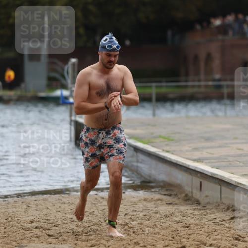 13.09.2026 - Stadtparktriathlon Mo-Foto http://msf.ph/oto/10257477 13.09.2026 11:33:20 Schwimmen 841, 851 meine-sportfotos.de