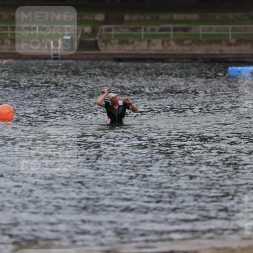 13.09.2026 - Stadtparktriathlon Mo-Foto http://msf.ph/oto/10257504 13.09.2026 11:09:22 Schwimmen  meine-sportfotos.de