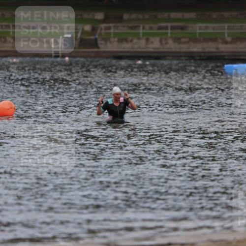 13.09.2026 - Stadtparktriathlon Mo-Foto http://msf.ph/oto/10257507 13.09.2026 11:09:23 Schwimmen  meine-sportfotos.de